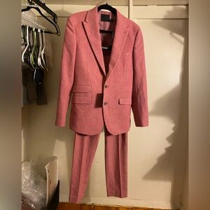 Elegant full mens pink suit waist 30 top 38. All pockets work! New with tag.